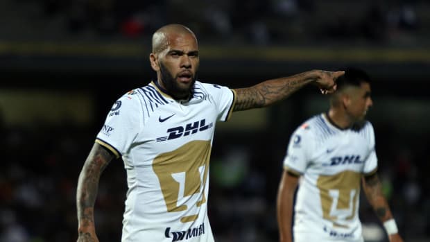 Acusan a Dani Alves de agresión sexual en Barcelona y acá tenemos los detalles